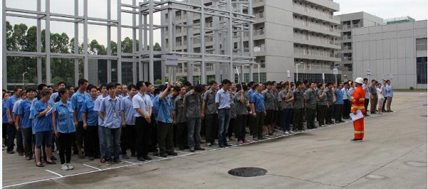 方大东莞新材料举行“强化红线意识，促进安全发展”为主题的消防演习